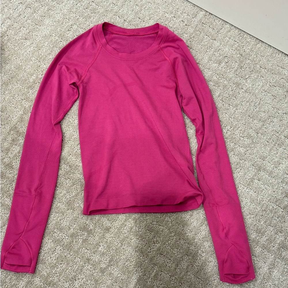 Lululemon - Swiftly Tech Long-Sleeve Shirt 2.0
Race Length Size 0